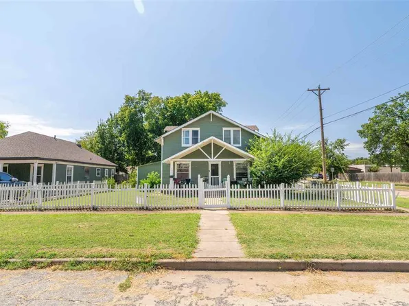 202 S Lewis St, Cushing, OK 74074