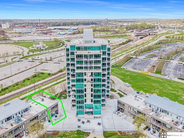 739 Riverfront Dr, Omaha, NE 68102