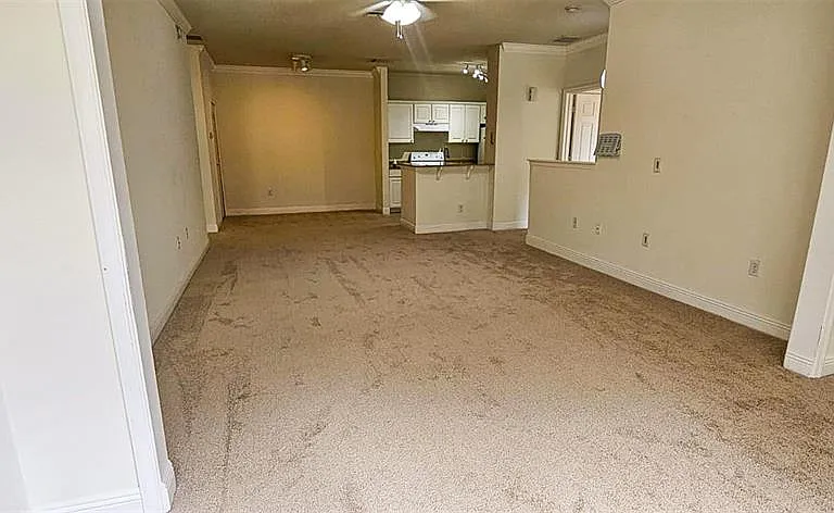 200 Southern Pecan Cir #203 — Photo 7