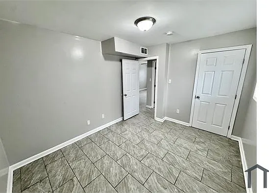 940 Jw Williams Ln #5 — Photo 9