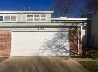 309 Fox Village Ct, Ballwin, MO 63021