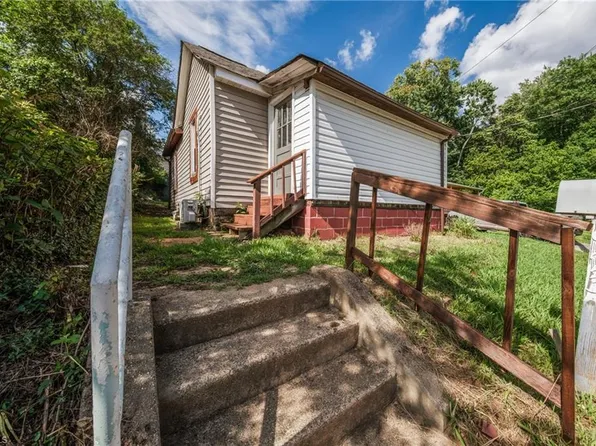 923 Crowder St, Winston Salem, NC 27107