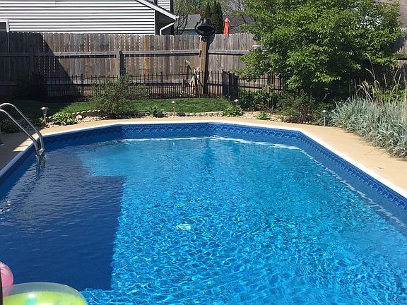 4th image of 832 Sussex Ct