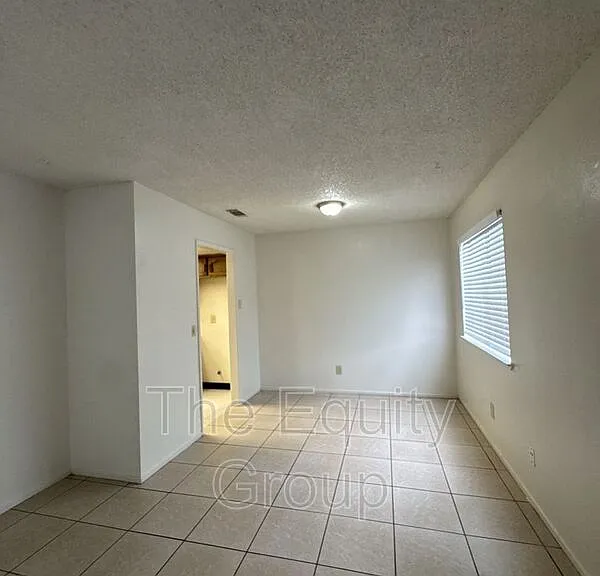 3525 S County Center Dr — Photo 7
