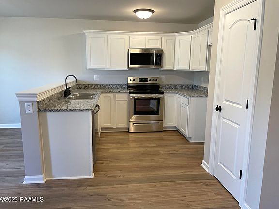 2nd image of 108 Cainwood Ct