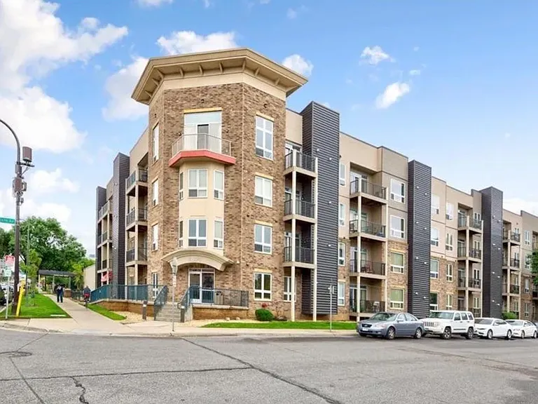 2600 University Ave SE #415 — Photo 8