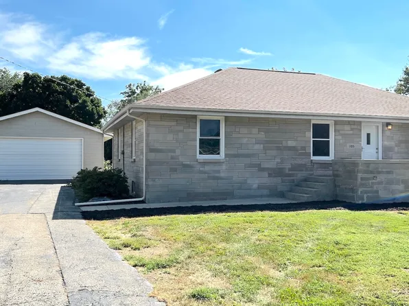 105 W Jackson St, Mahomet, IL 61853