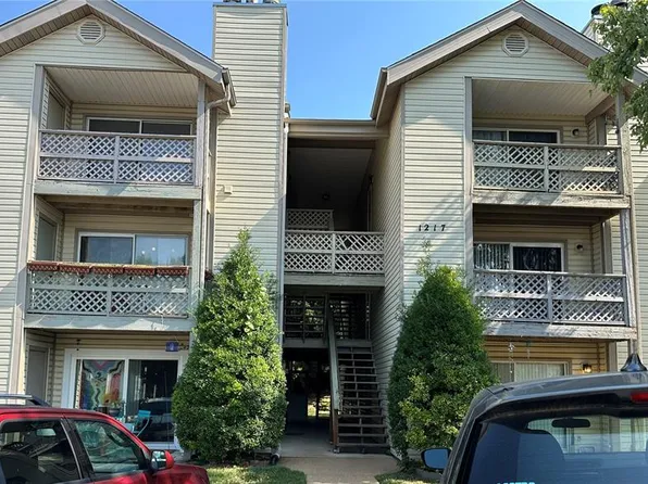 1217 Mangrove Ln APT 9, Saint Louis, MO 63125