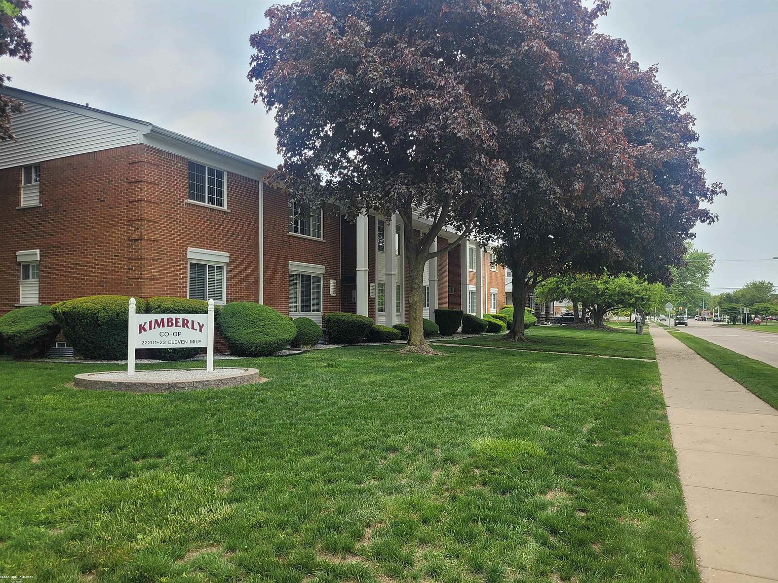 22211 E 11 Mile Rd, Saint Clair Shores, MI 48081 MLS 50109703 Zillow