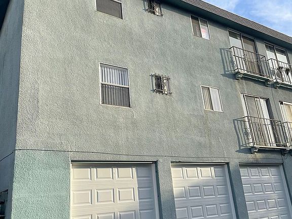 4th image of 2490 Etiwanda St #B