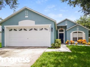 556 Wekiva Bluff St, Apopka, FL 32712