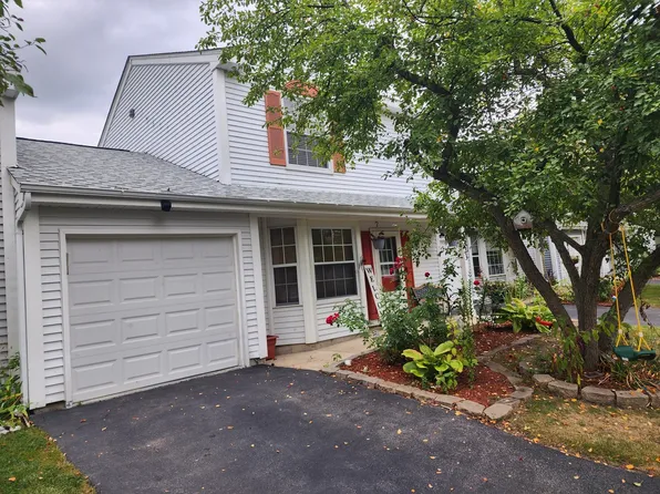 3323 Huntington Ln #3323, Island Lake, IL 60042
