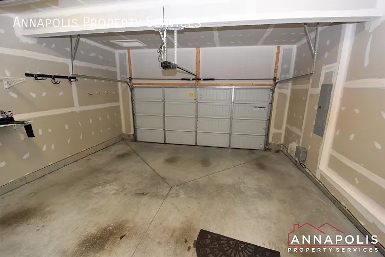 7946 Monrovia Dr — Photo 33