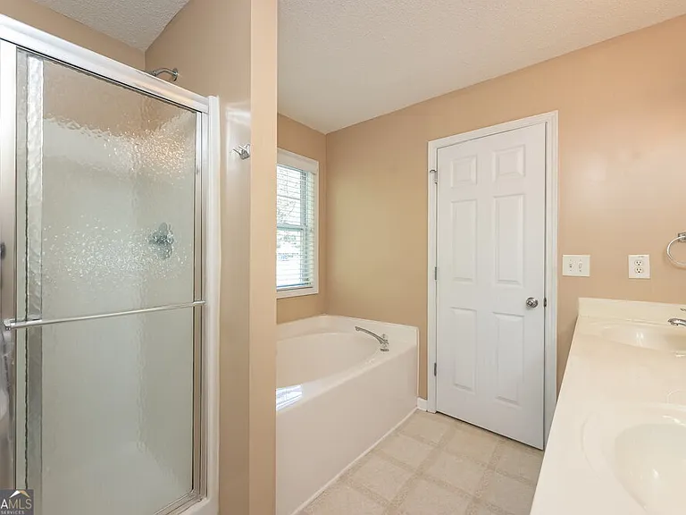 3733 Plymouth Rock Dr — Photo 12