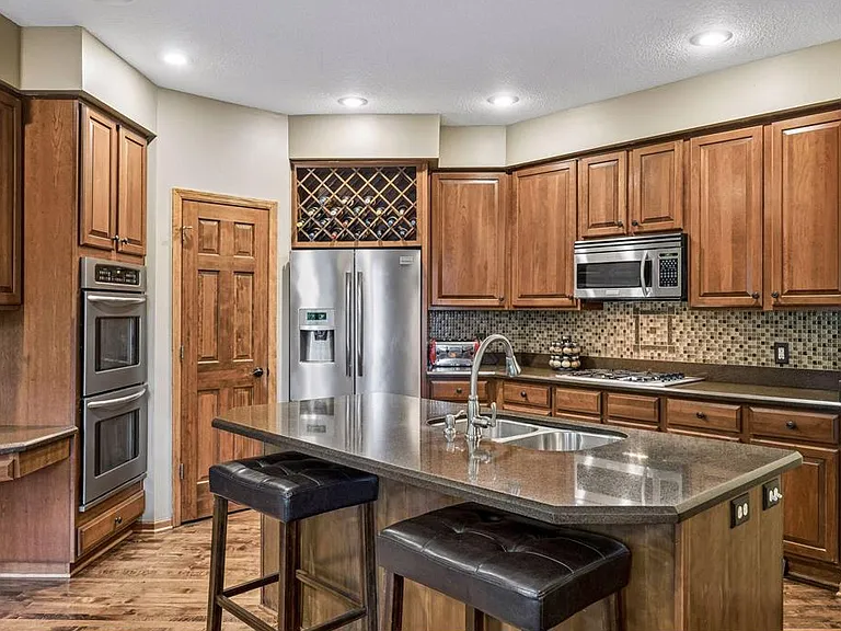 18464 Farmstead Cir — Photo 10