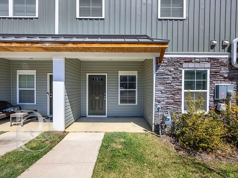 315 High Grove Way — Photo 3