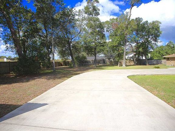 2nd image of 3105 Redwood Dr