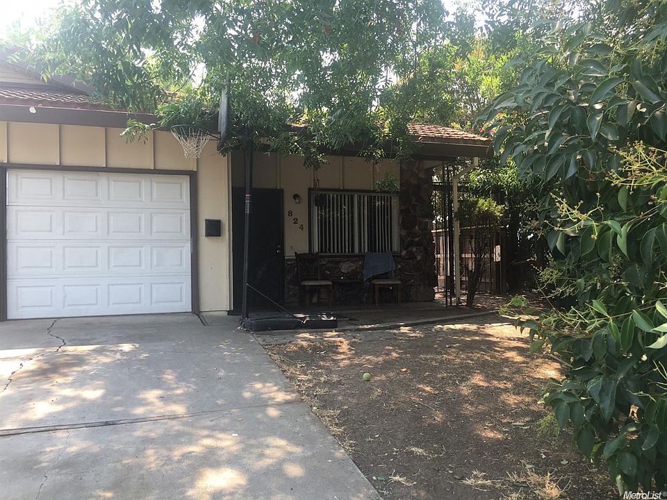 1st image of 824 E Yorkshire Dr