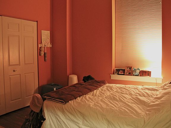 Guest bedroom.