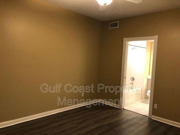 4th image of 5390 Bergamo Ave