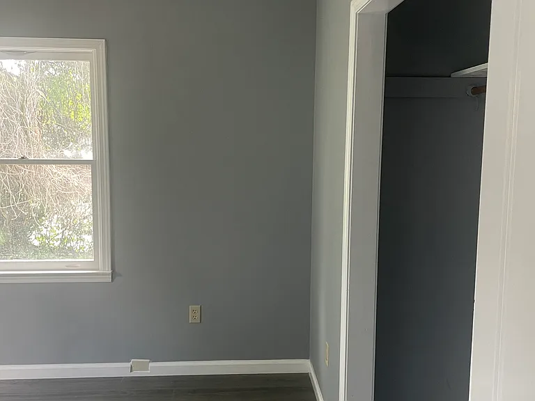 113 S Justice St — Photo 8