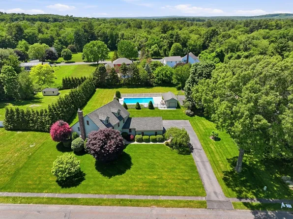 17 Stoneybrook Rd, North Grafton, MA 01536