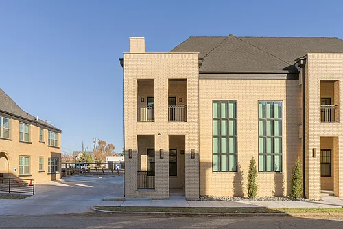 2506 N Douglas Ave Photo 1