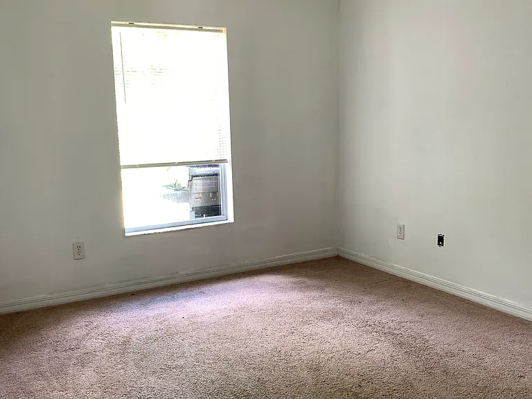 1061 Oak Forest Cir — Photo 21