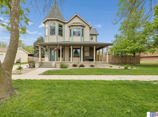 1713 N Iowa Ave, York, NE 68467