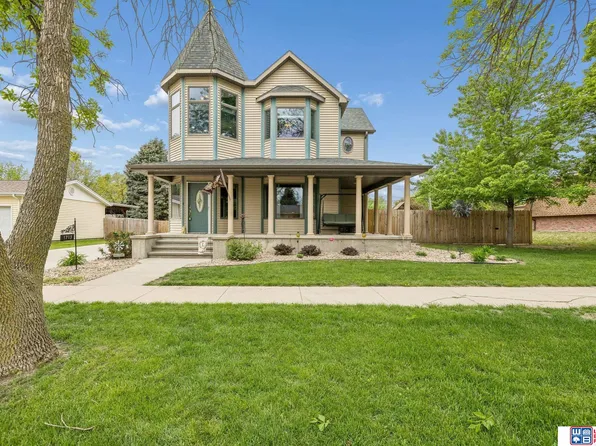 1713 N Iowa Ave, York, NE 68467