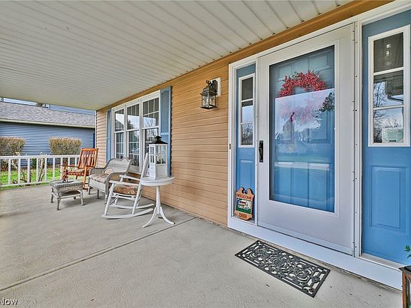 3rd image of 15888 Inglewood Ct