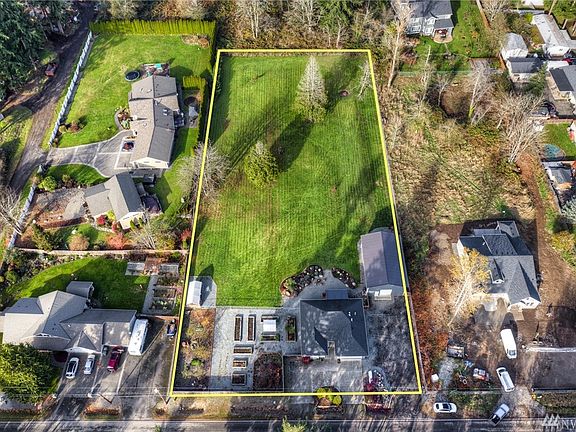 Amazing rare parcel with plenty of space for everyone!