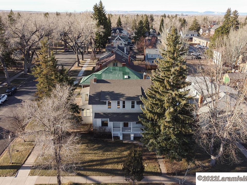 1st image of 1020 E Grand Ave