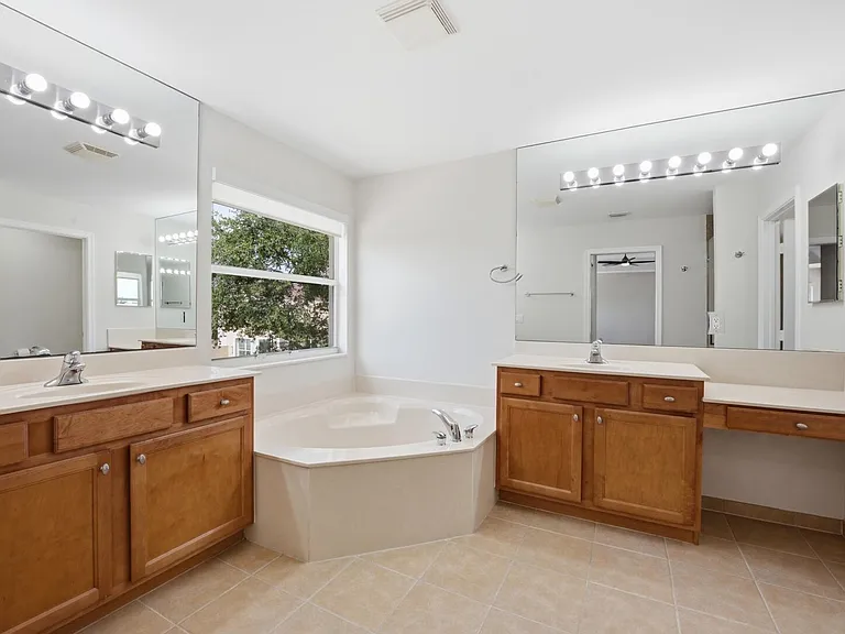 8895 Chestnut Ridge Way — Photo 21
