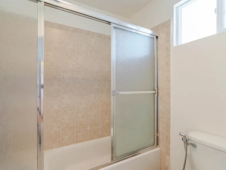 340 W Doran St #8 — Photo 14