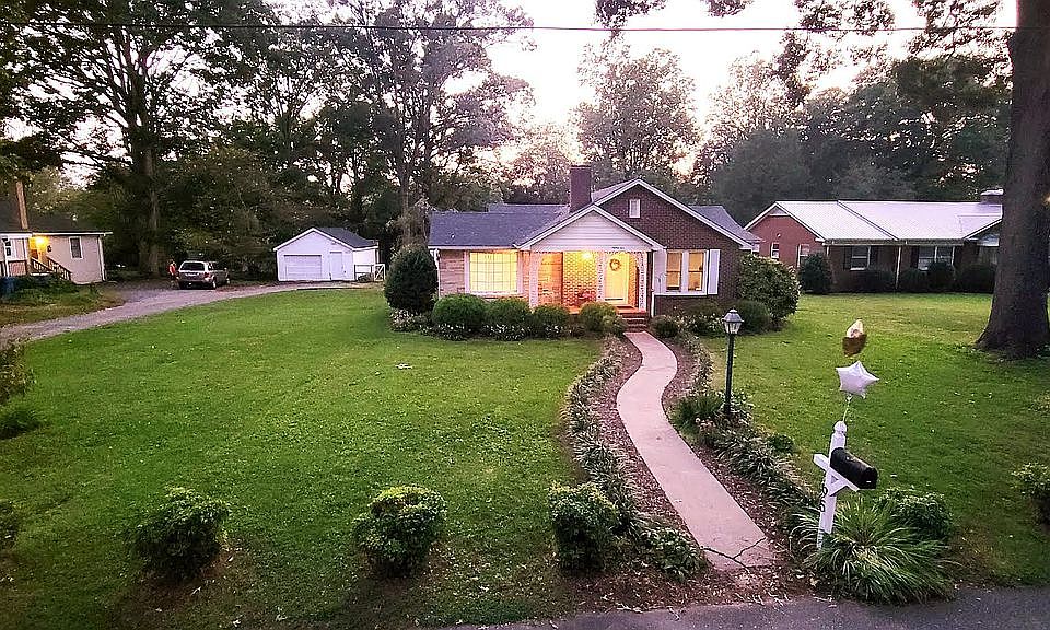 1st image of 95 18th Ave NW