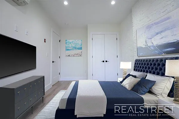Rented by Real Street Inc | media 5
