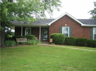 891 Tommy Oliver Rd, Clarksville, TN 37042