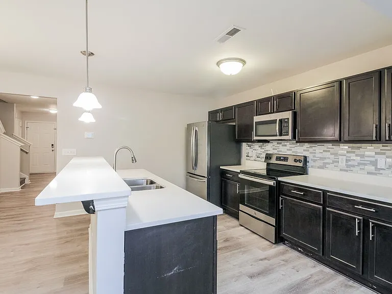 916 Harrier Rd — Photo 8