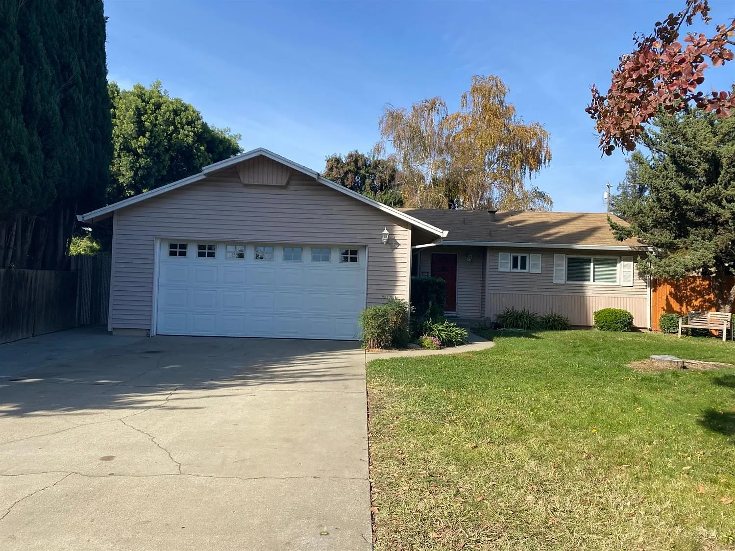 1273 Barbara Way photo 1