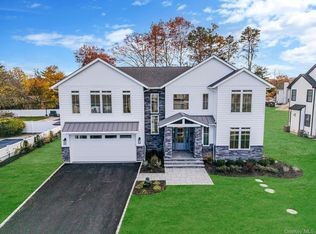 4 Blackwell Court, Nesconset, NY 11767