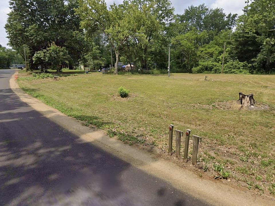2nd image of 58684 Ash Rd