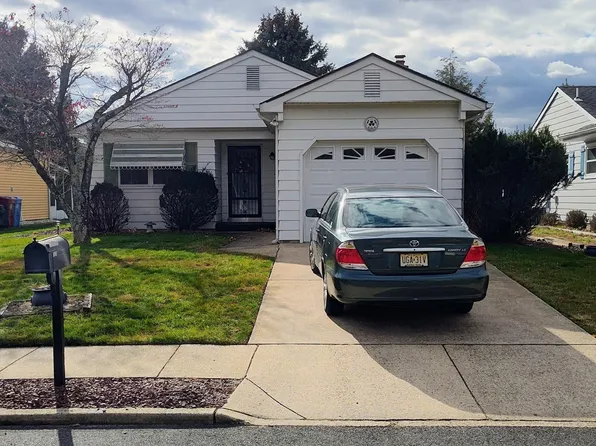125 Rodhos Street, Toms River, NJ 08757