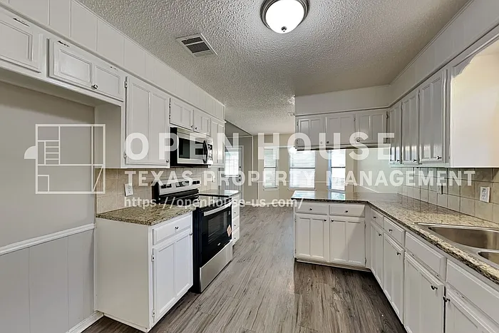 6625 Constitution Dr — Photo 6