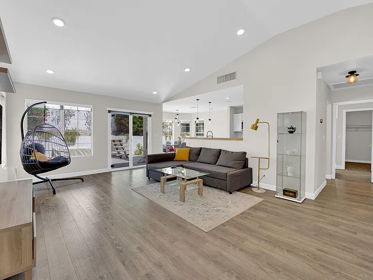 2505 Sea Venture Dr — Photo 5