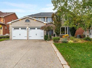 1101 Fieldstone Cir, Oakville, ON L6M 2K4