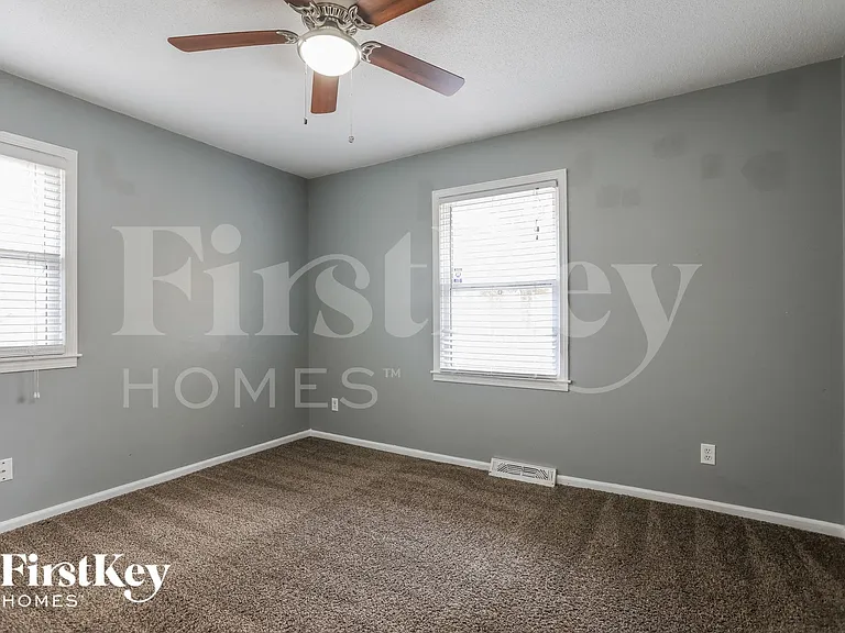 9000 N Grand Ave — Photo 9