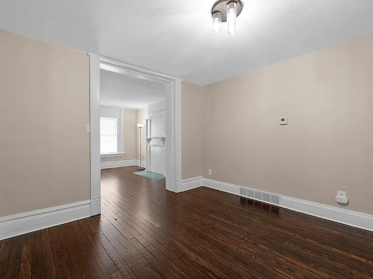 113-115 W Park Ave #113 — Photo 8