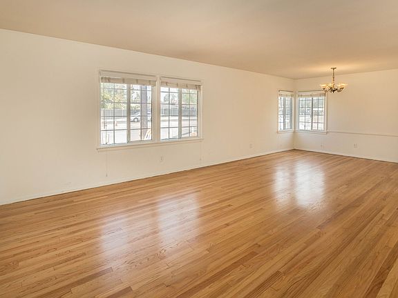 3rd image of 11000 Culver Blvd APT A