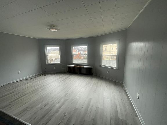 4th image of 308 Grant Ave APT B
